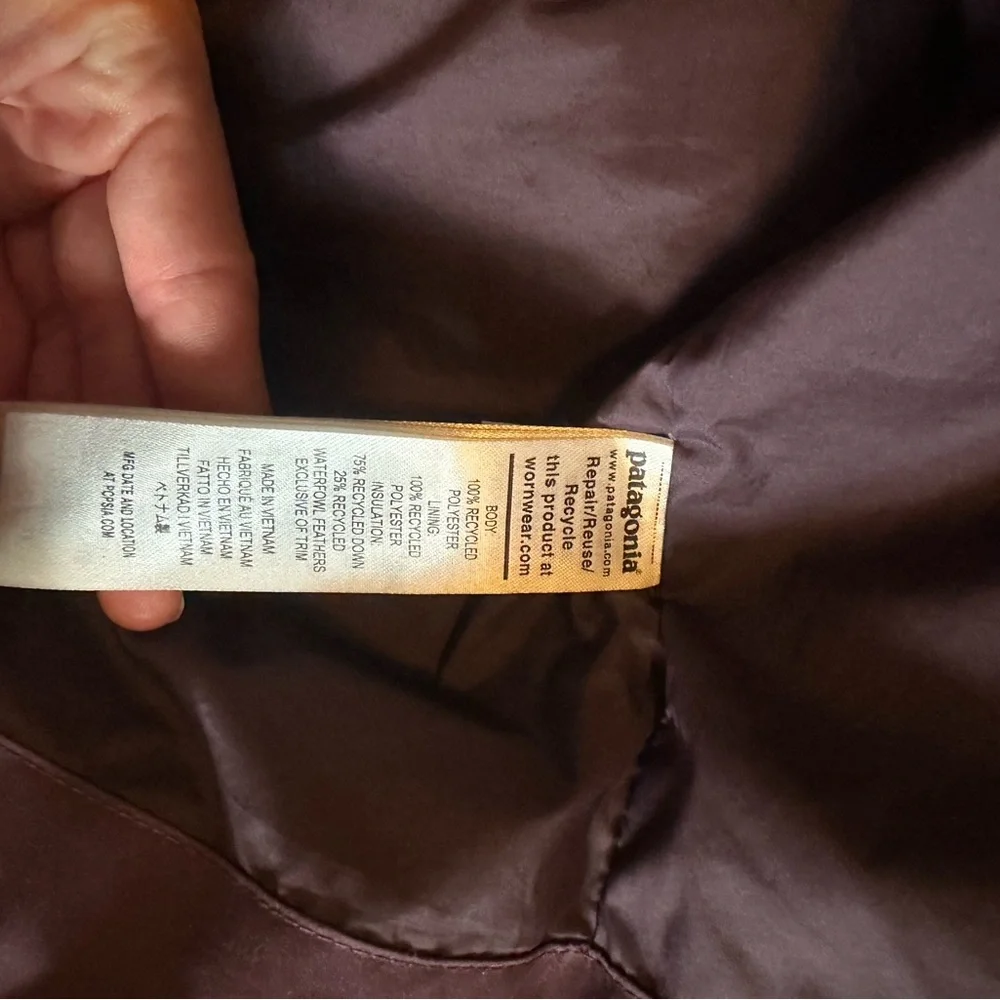 Patagonia Women's Plum Puffer Jacket - Picture 4 of 6